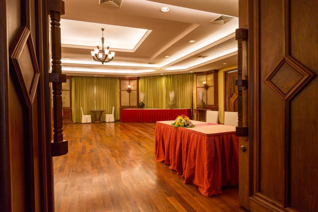 Prince Angkor Hotel & Spa Sziemreap Kültér fotó