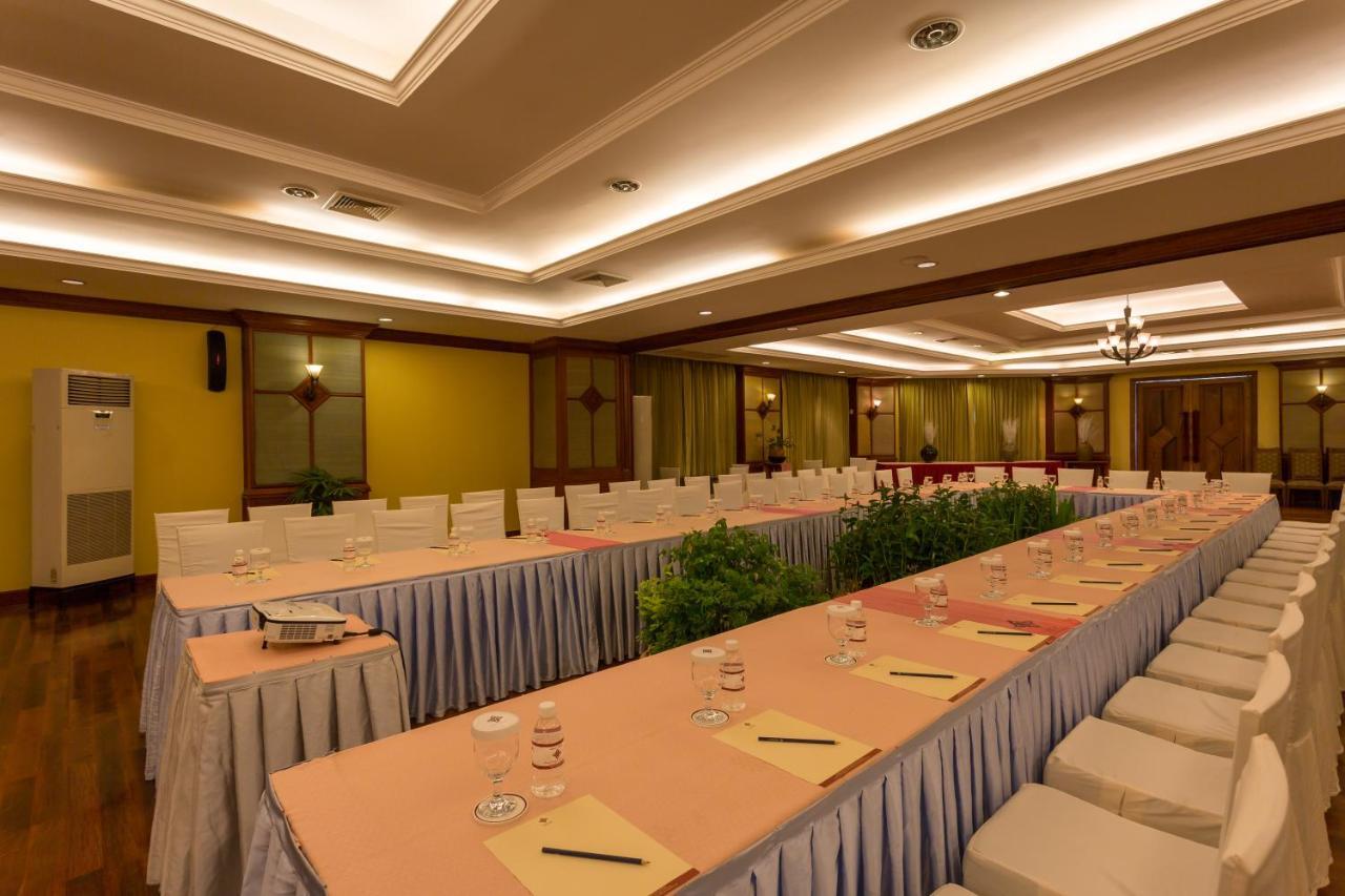 Prince Angkor Hotel & Spa Sziemreap Kültér fotó